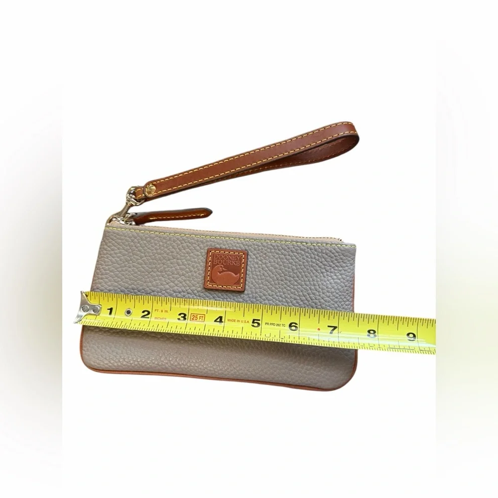 Dooney & Bourke Pebble Leather Wristlet Taupe Zip Clutch Wallet Card Case NWOT - Picture 3 of 7